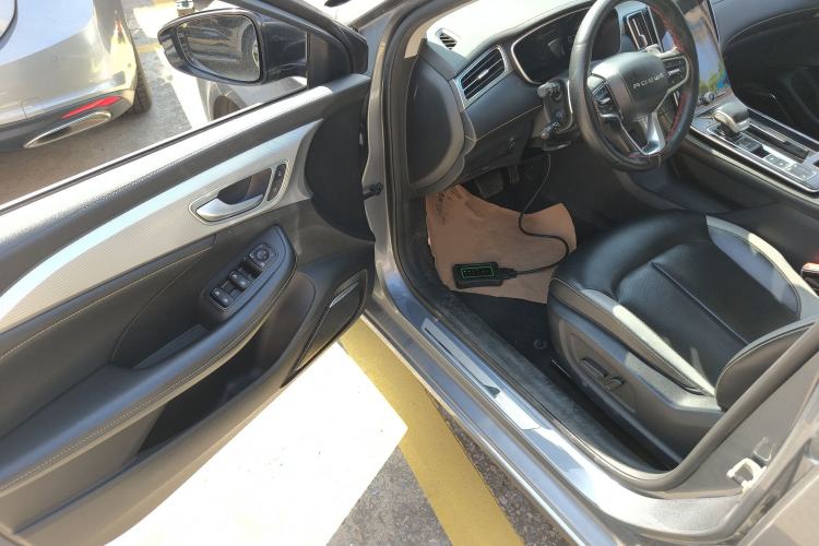 Used Roewe i6 MAX 2020 300TGI Automatic Cool & Stylish Skyroof Edition
