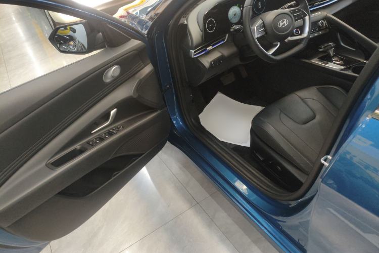 Used Hyundai Elantra 2023 1.5L CVT TOP Flagship Edition Driver Seat