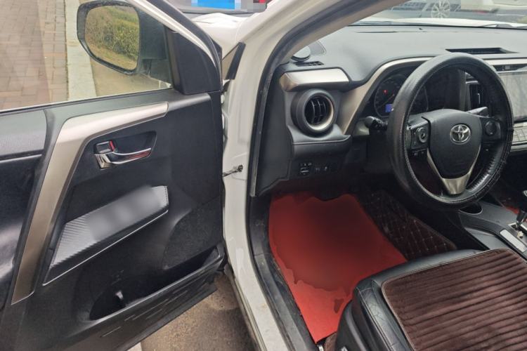 Used Toyota RAV4 2013 2.0L CVT Four-Wheel Drive New Edition