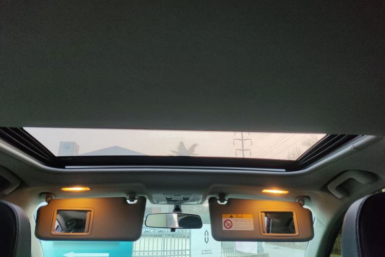 Used Toyota RAV4 2016 2.0L CVT Two-Wheel Drive Fashion Edition China V Standard
