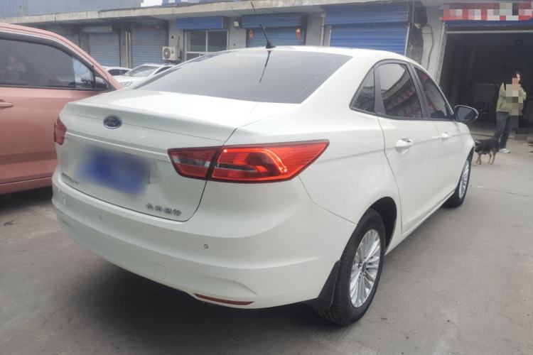 Used Ford Escort 2015 1.5L Manual Comfort Model
