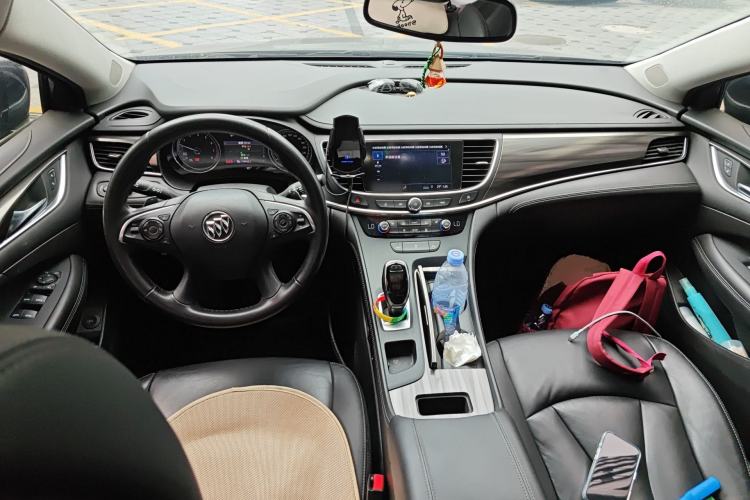 Used Buick LaCrosse 2019 28T Luxury Version Center Console