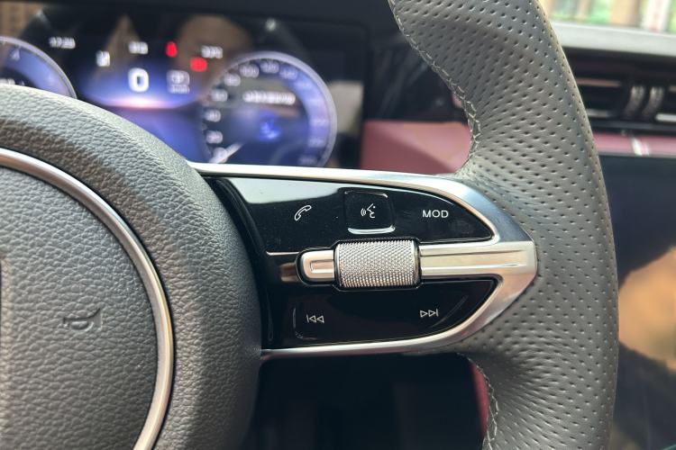 Used Hongqi H5 2025 2.0T Automatic Xuan Ying Edition Interior 8