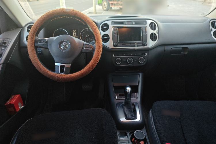 Used Volkswagen Tiguan 2016 280TSI Automatic Two-Wheel Drive Silk Road Comfort Edition Center Console