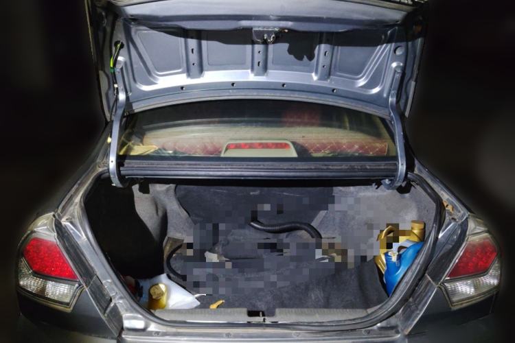 Used Soueast V3 Lingyue 2012 Revised Version 1.5L Manual – Happiness Edition Trunk