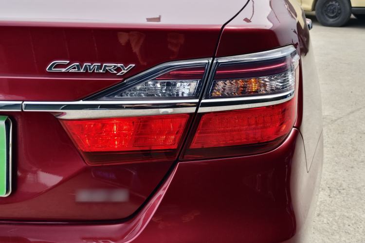 Used Toyota Camry 2015 2.0G Premier Edition Right Rear Taillight