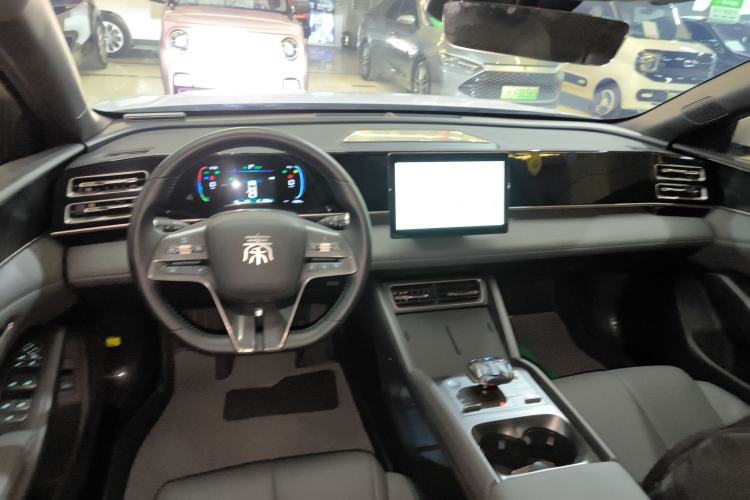 Used BYD Qin L 2024 DM-i 80KM Leading Model
