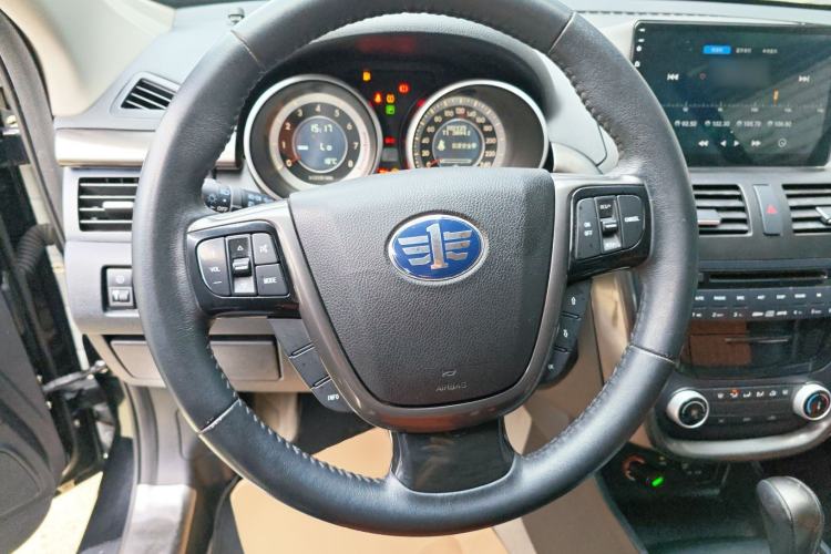 Used Bestune X80 2015 2.0L automatic comfort version