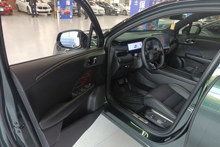 Used Lynk & Co 06 EM-P 2023 EM-P 126 Long-Range Halo
