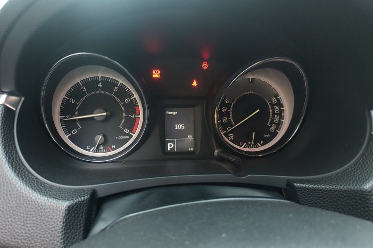 Used Suzuki Kizashi 2011 2.4L Two-Wheel Drive Luxury Navigation Edition
