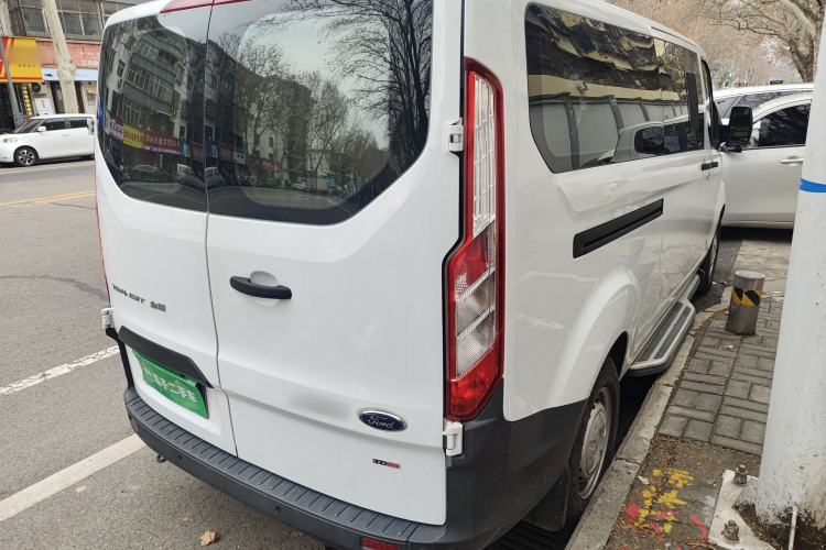 Used Ford Transit 2020 2.0T Diesel Multi-Function Commercial Vehicle Mid-Chassis Low-Roof Design with Dual Rear Doors Meeting China VI Emission Standards