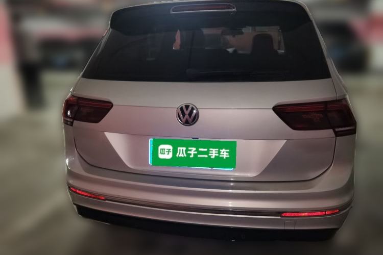 Used Volkswagen Tiguan L 2020 330TSI Automatic Two-Wheel Drive R-Line Flagship Version China VI Standard
