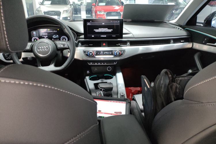 Used Audi A4L 2022 40 TFSI Luxury Dynamic Model