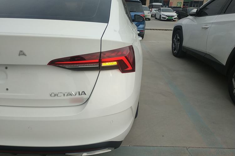 Used Skoda Octavia 2021 PRO TSI280 DSG Luxury Edition Exterior 3