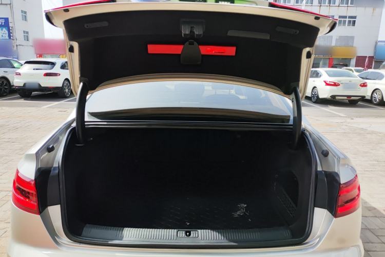 Used Audi A4L 2018 30th Anniversary Edition 40 TFSI Fashion Model
