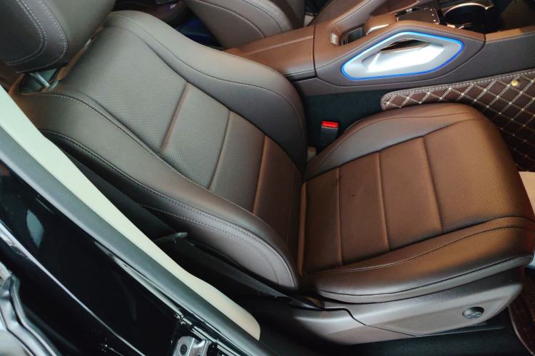 Used Mercedes-Benz GLE 2022 GLE 350 4MATIC Dynamic Edition Right Front Seat