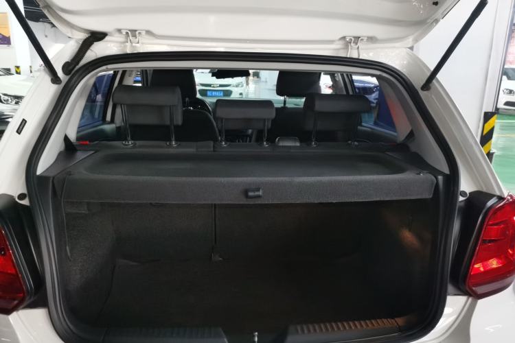 Used Volkswagen Polo 2016 1.6L Automatic Comfort Model