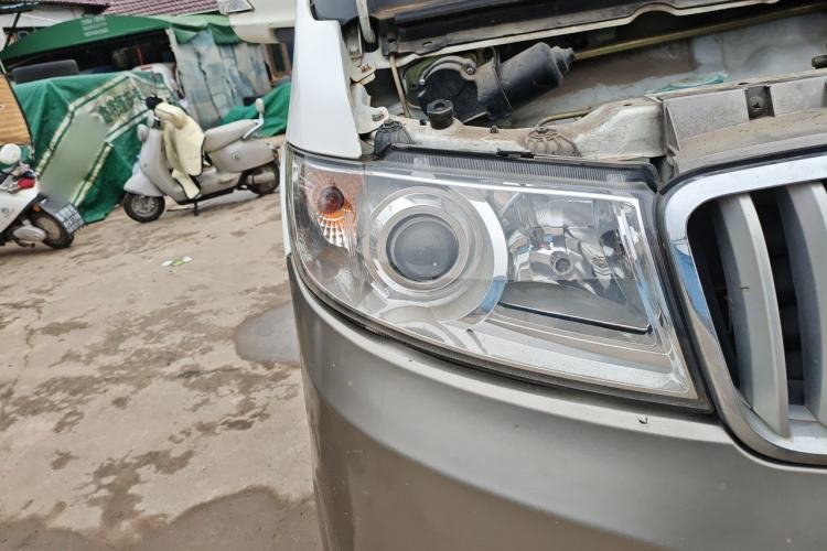 Used Jinbei New Hiace X30L  Right Front Headlight