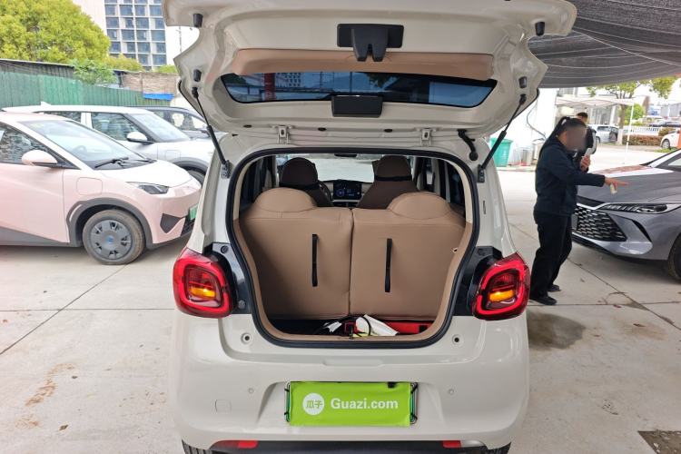 Used Wuling Hongguang MINIEV 2025 Four-Door Version Advanced Edition Trunk