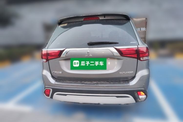 Used Mitsubishi Outlander 2019 2.4L 4x4 Zhi Xiang Edition 7 Seats China V Emission Standard