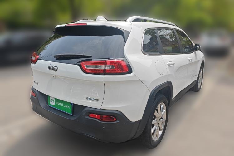 Used Jeep Cherokee 2014 2.4L Luxury Edition Rear Right 45 Deg