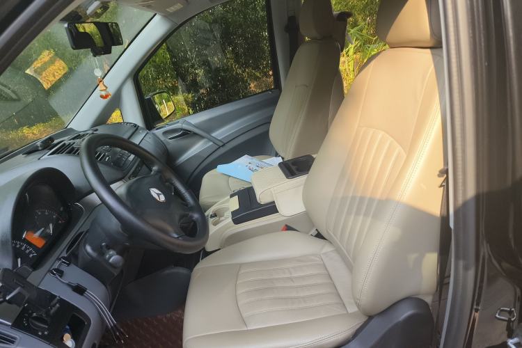 Used Mercedes-Benz Vito 2013 3.0L Elite Edition Left Front Seat