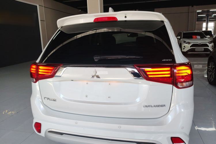Used Mitsubishi Outlander 2021 2.4L 4x4 Zhi Xiang Edition 7 Seats