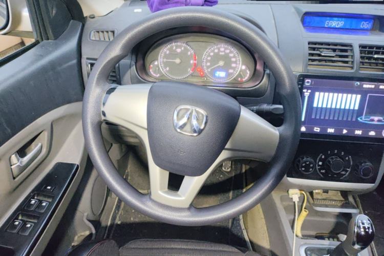 Used BAIC Weiwang M20 2014 1.5L practical type BJ415A Steering Wheel