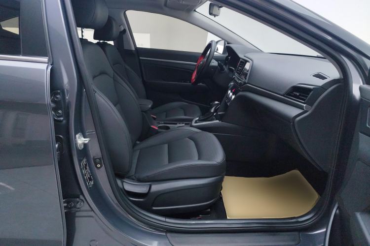Used Hyundai Elantra (6th Generation / Lingdong) 2020 1.5L CVT Smart & Stylish – Elite Version Right Front Seat