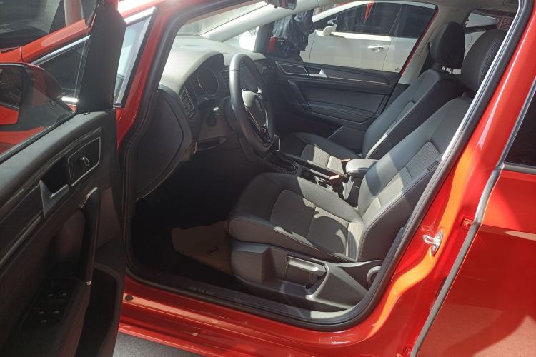 Used Volkswagen Golf Sportsvan 2016 230TSI Automatic Trend Edition
