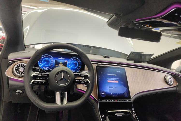 Used Mercedes-Benz EQE 2022 350 Luxury Edition Center Console