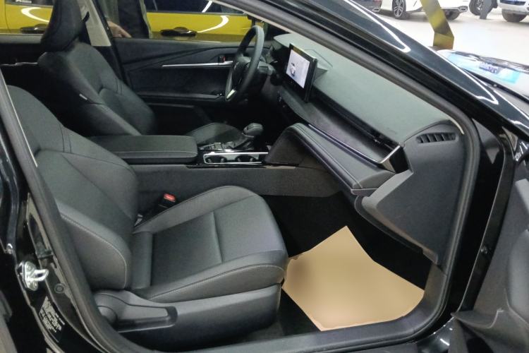 Used Toyota Camry 2024 Dual-Motor 2.0 HE Elite Edition
