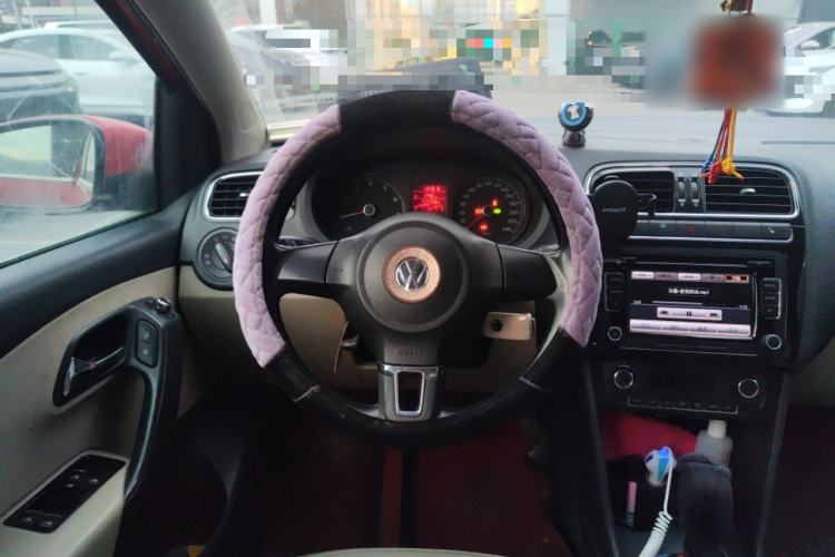 Used Volkswagen Polo 2011 1.4L Automatic ZhiCool Edition Steering Wheel