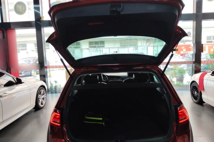 Used Volkswagen Golf 2017 230TSI Automatic Luxury Million-Vehicle Commemorative Edition Trunk