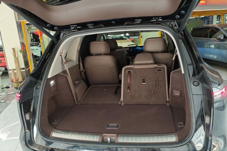 Used Hima AITO M7 2026 Model Range-Extending Ultra All-Wheel Drive 6-Seater Version Trunk