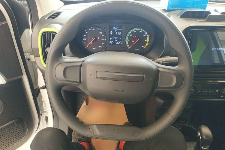 Used Roewe Clever 2021 302 km New Four-Seater Super-Efficient Version Steering Wheel