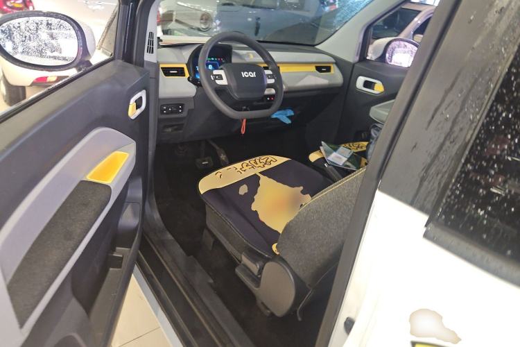 Used Chery New Energy QQ Ice Cream 2022 170km Sundae Phosphate Lithium-Ion Driver Seat