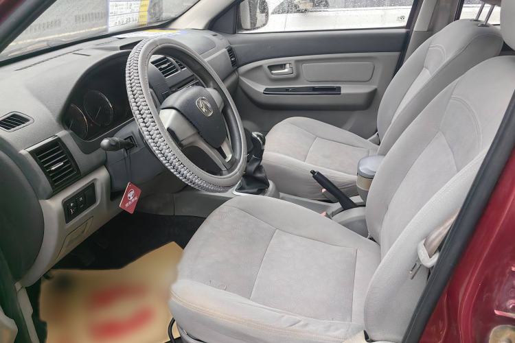 Used BAIC Weiwang M20 2014 1.5L Basic Version DAM15DL Interior 2