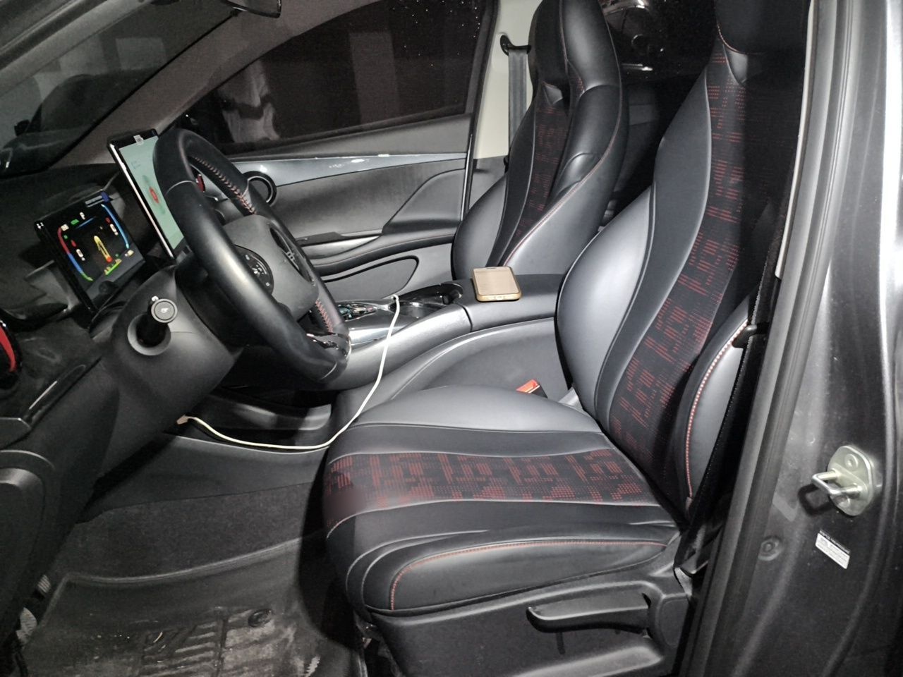 BYD e2 2024 Honor Edition Luxury Model — снимка 15