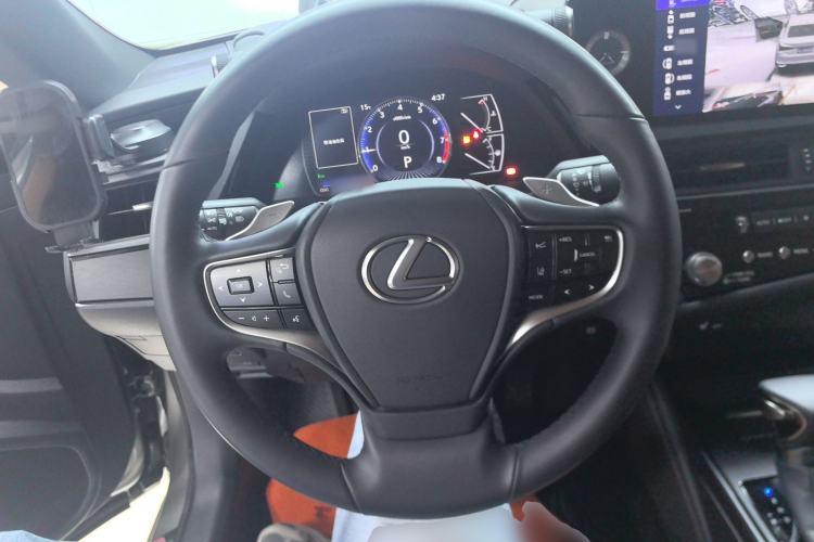Used Lexus ES 2023 200 Excellence Edition
