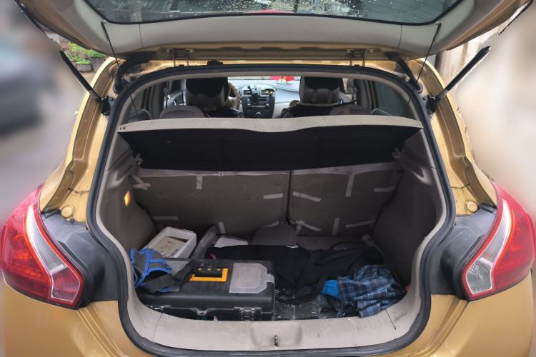 Used Nissan Tiida 2011 1.6L CVT Smart Version Trunk