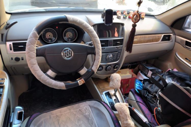 Used Buick Excelle 2015 1.5L Automatic Classic Model Center Console