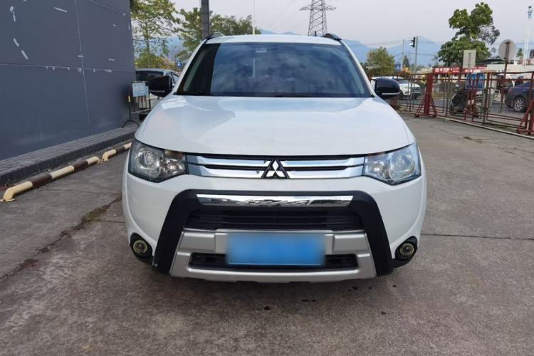 Used Mitsubishi Outlander (Import) 2014 2.0L Two-Wheel Drive Sport Value Edition 5 Seats
