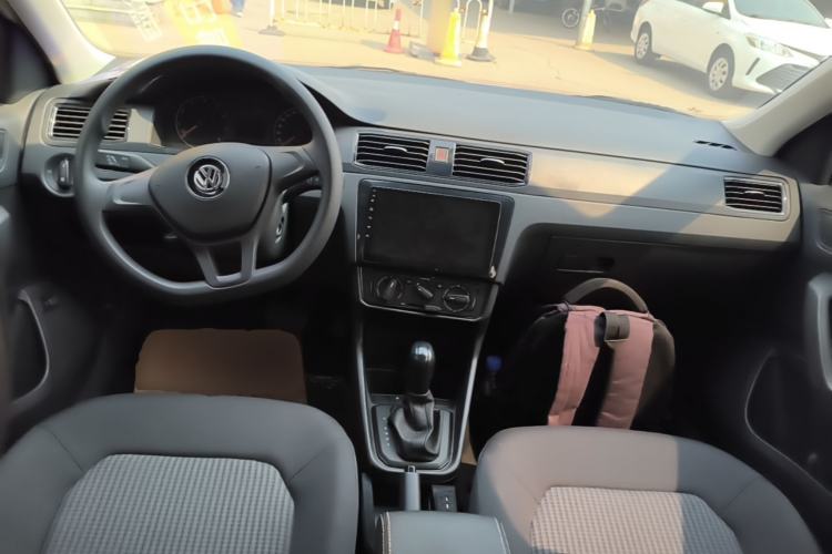 Used Volkswagen Santana 2021 1.5L Automatic Fashion Edition Center Console