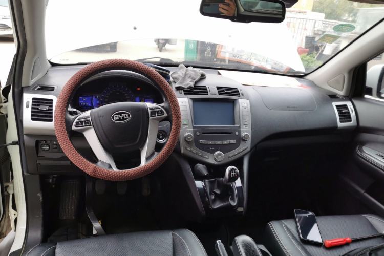 Used BYD S6 2013 Platinum Edition 2.0L Manual Elite Model
