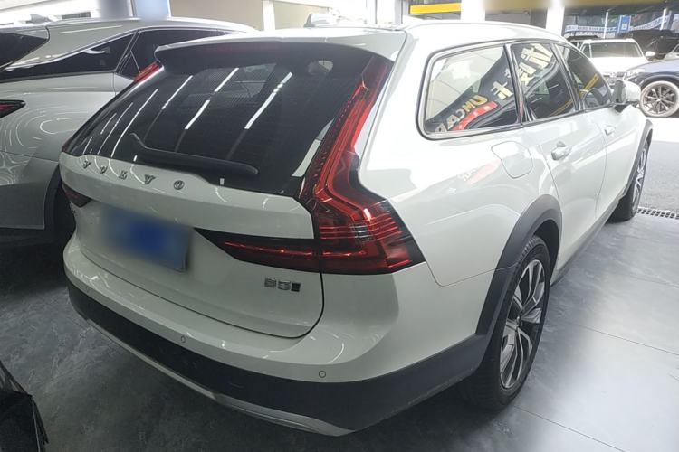 Used Volvo V90 2021 Cross Country B5 AWD Smart Range Edition