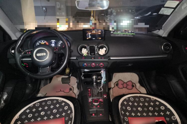 Used Audi A3 2016 Sportback 35 TFSI Ambition Edition Center Console