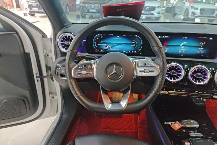 Used Mercedes-Benz A-Class 2022 Restyled A 200 L Sport Sedan Fashion Version
