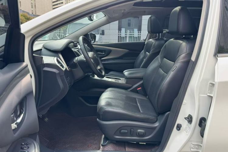 Used Nissan Murano 2019 2.5L XL Two-Wheel Drive Smart Connect Luxury Edition China VI Standard Interior 1