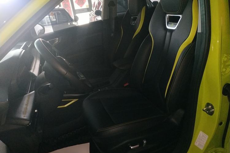 Used Wuling Alvez 2022 1.5T CVT Trendy & Cool Edition
